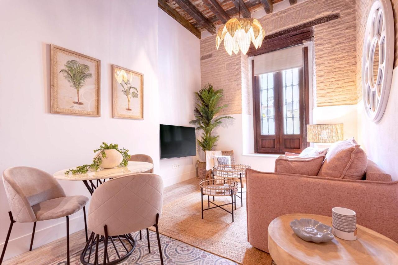 Genteel Home Santas Patronas Seville Exterior photo